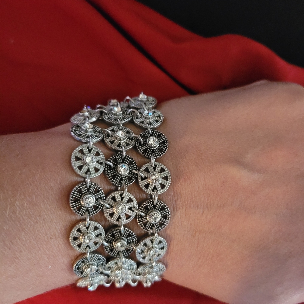 NEW Paparazzi Silver Bracelet